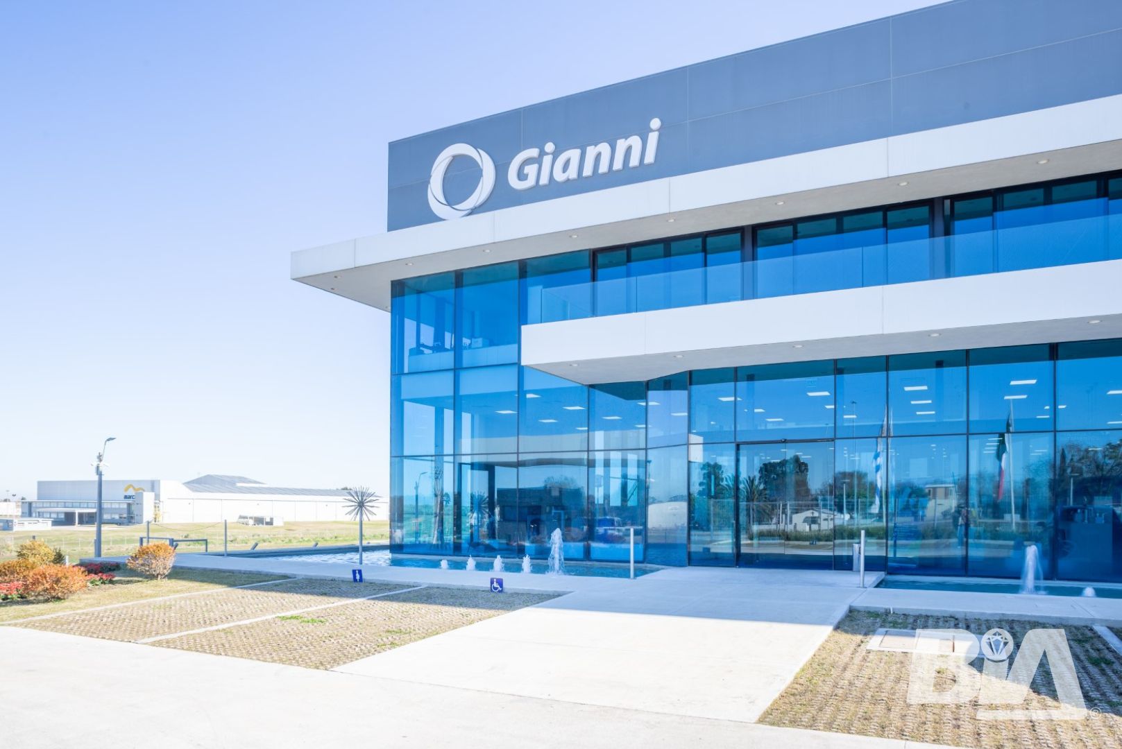 Gianni 42 Grande Con Marca De Agua