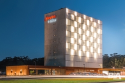 Hampton by Hilton